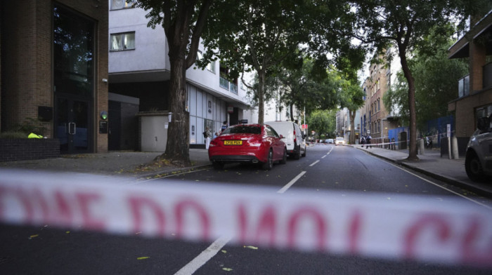 Dve osobe poginule u napadu nožem u poslovnom objektu u Londonu, osumnjičeni uhapšen