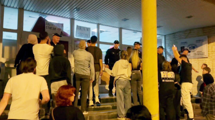 Studenti izbačeni iz DUNP: Policija negira da je ušla u zgradu, oglasio se i Državni univerzitet u Novom Pazaru
