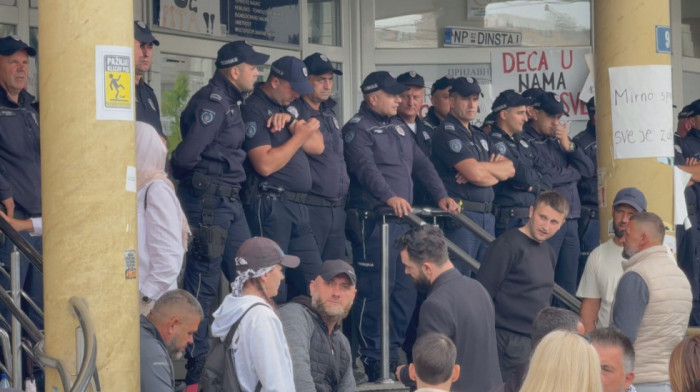 Vasiljević: Svi koji su napadali policiju tokom protesta u Novom Pazaru biće privedeni