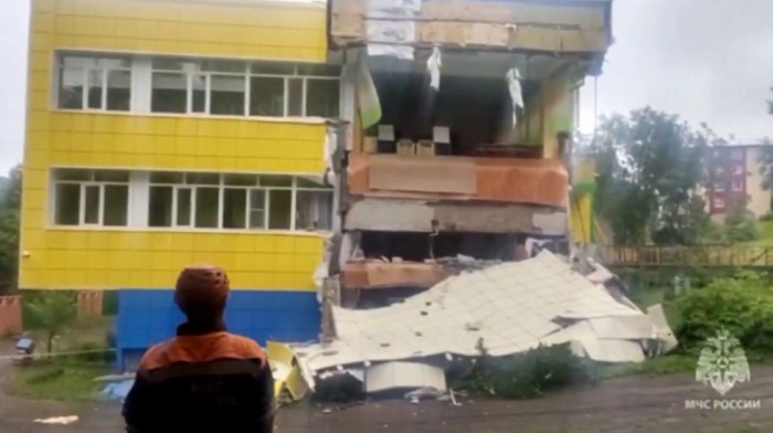 Prvi snimci zemljotresa i cunamija koji su pogodili Rusiju (VIDEO)