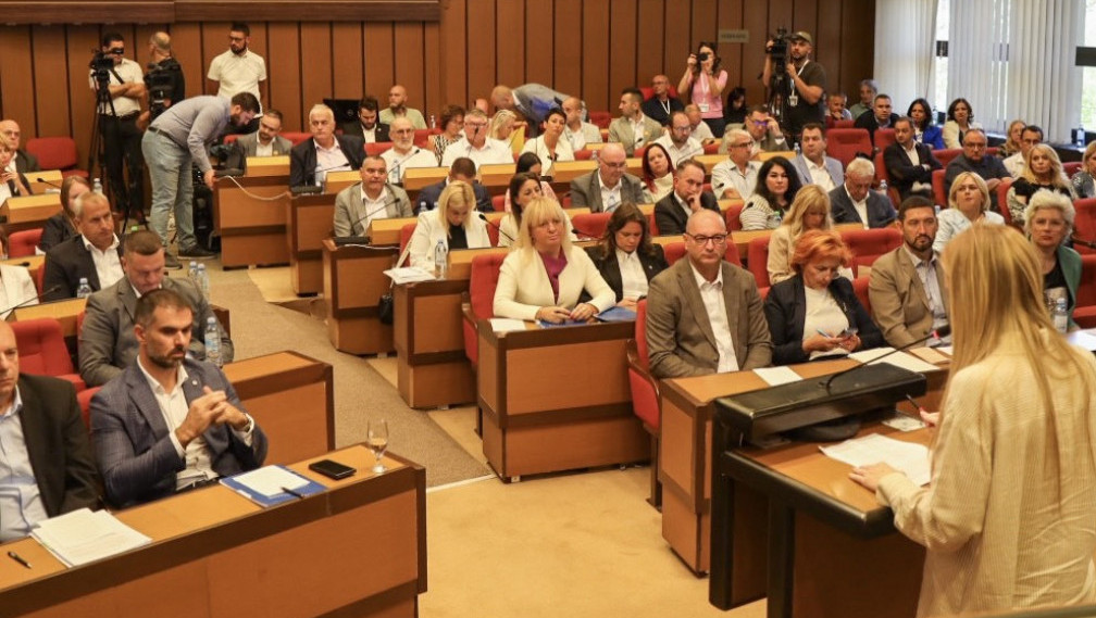 Skupština grada Novog Sada usvojila inicijativu da se podigne spomenik stradalima u padu nadstrešnice