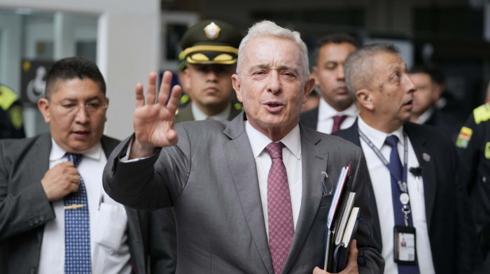 Bivši predsednik Kolumbije Alvaro Uribe osuđen na 12 godina kućnog zatvora
