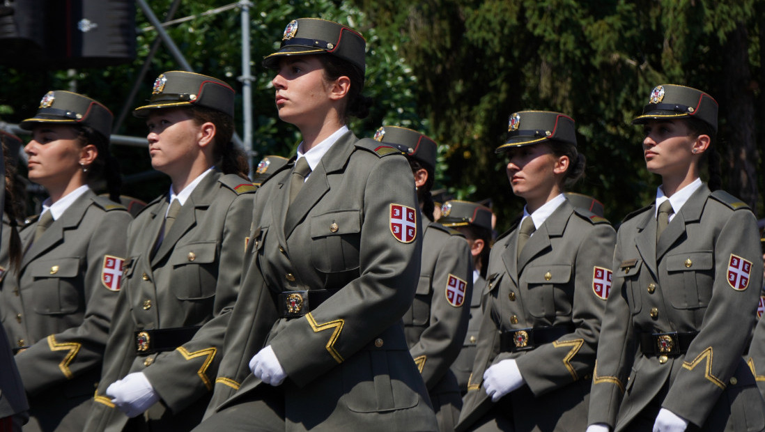 Macura: Ponosna sam što vidim sve više žena u Vojsci Srbije