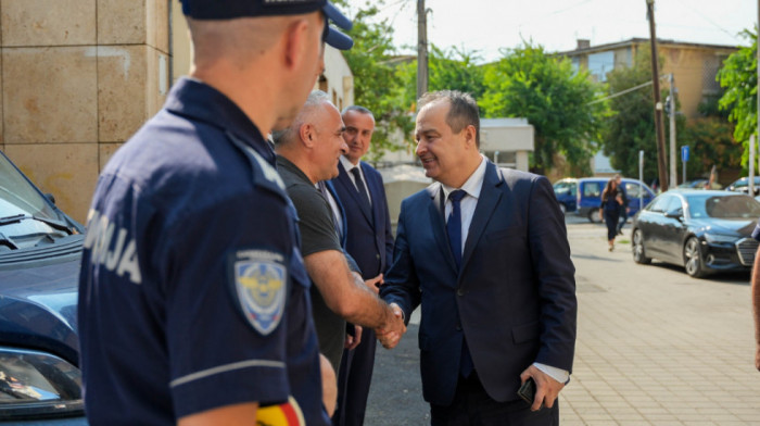 Dačić: Nastavićemo ulaganje u policiju i vatrogasce-spasioce