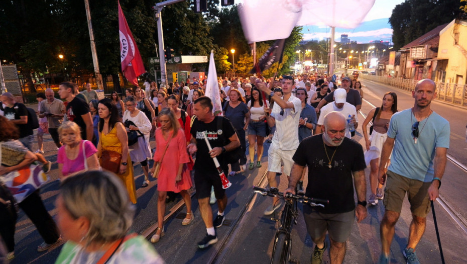 Protest na Autokomandi, demonstranti došli pred kuću pred u kojoj navodno živi premijer Macut