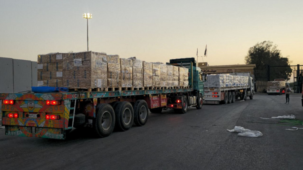 Teretnjaci na Batrovcima na izlazu iz Srbije čekaju sedam sati