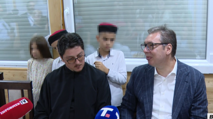 Vučić u Banstolu: Obilazi porodicu Radan, koja je proterana u akciji "Oluja"