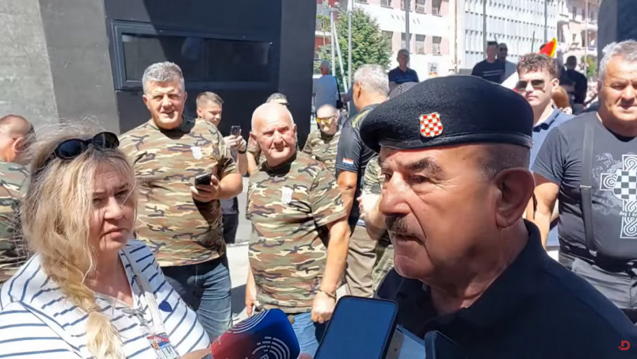 "Za dom spremni" odjekivalo Kninom: Skejo poručio da "nikome ne treba da smeta Nezavisna Država Hrvatska" (VIDEO)
