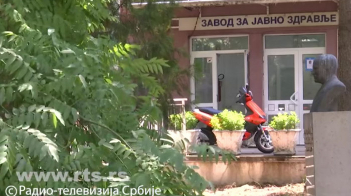 Od slavske trpeze do bolničke postelje: Stafilokok pronađen u uzorku hrane, kako nastaje trovanje?