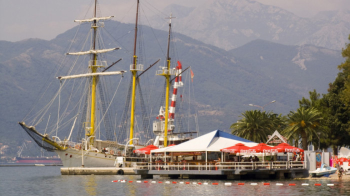Vlada Hrvatske formirala komisiju za povrat školskog broda "Jadran" od Crne Gore