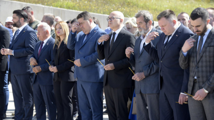 Vučević: Beskompromisno će se tražiti odgovornost za zločin na Petrovačkoj cesti