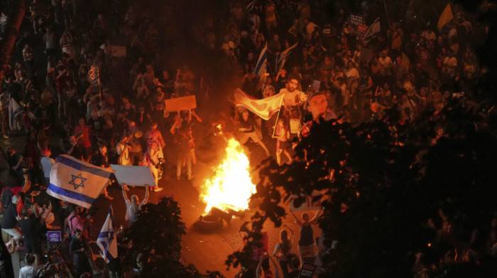 Neredi na ulicama Tel Aviva: Policija vodenim topom rasteruje demonstrante (VIDEO)