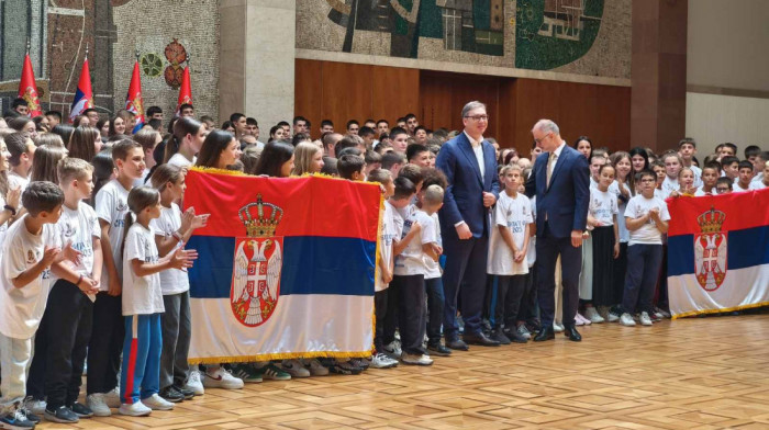 Vučić primio mlade sportiste iz 18 zemalja, učesnike kampa "Srbija te zove"