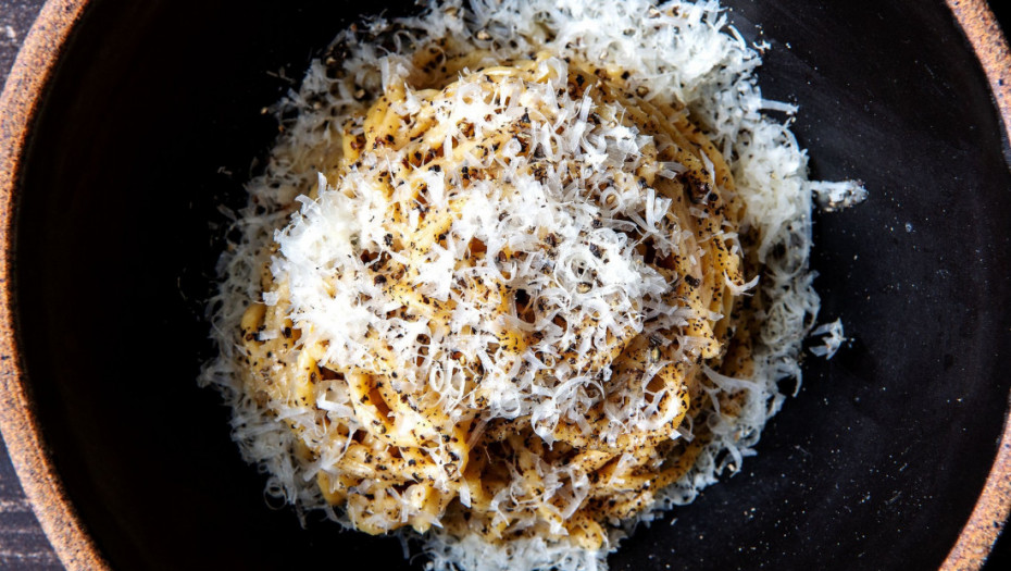 Kako se pravi "cacio e pepe": "Skrnavljenje" recepta na jednom sajtu navelo Italijane da se žale britanskoj ambasadi