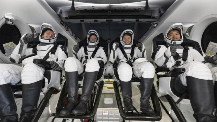Nakon pet meseci u orbiti, na Zemlju se vratilo četvoro astronauta