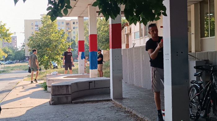 Policija intervenisala zbog kraćeg incidenta tokom oslikavanja zastava u Novom Sadu