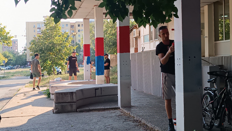 Policija intervenisala zbog kraćeg incidenta tokom oslikavanja zastava u Novom Sadu