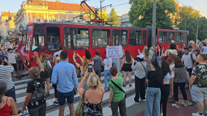 Protest zbog najave ukidanja tramvajske linije 2 i  zatvaranja Pariske ulice za saobraćaj