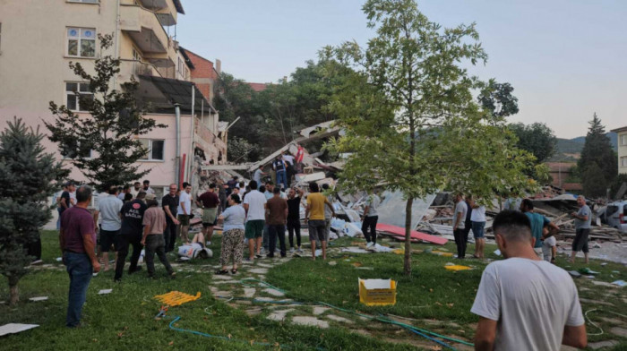 Više od 20 naknadnih potresa u Turskoj: Spasilačke ekipe tragaju za osobom zatrpanom u ruševinama