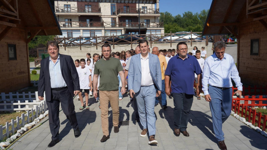 Milićević otvorio dva kulturno-obrazovna kampa za srpsku decu iz dijaspore i regiona