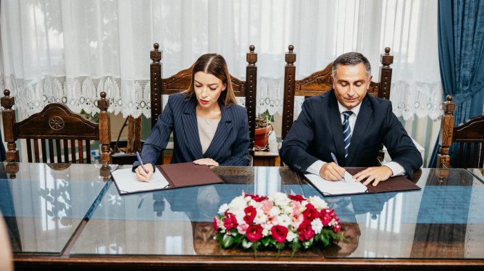 Mesarović potpisala ugovor o izgradnji magistralnog vodovoda Subotica - Tavankut