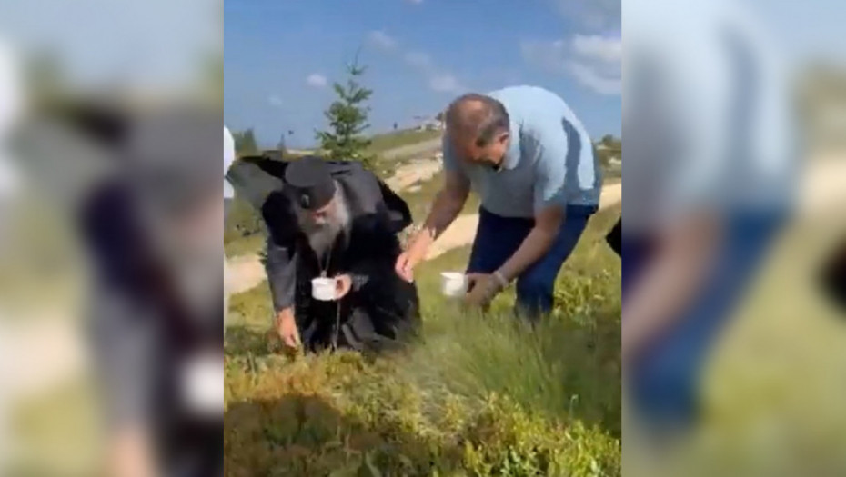 Dodik sa Porfirijem brao borovnice na Jahorini: "Kad su ruke čiste, a savest mirna i borovnica ima bolji ukus" (VIDEO)