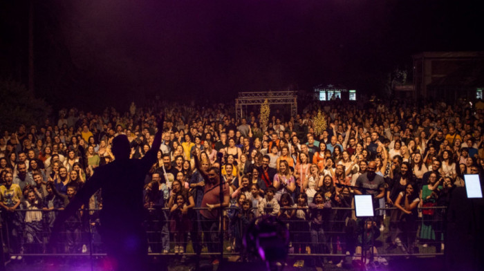 Kraj raspusta sa ljudima koje volimo: Koncert benda Ničim izazvan, 30. avgusta u Botaničkoj bašti