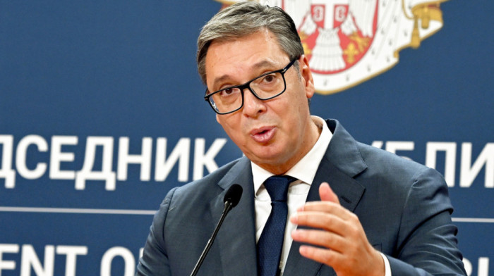 U Komandni centar policije stigao predsednik Vučić, Dačić pozvao sve da se povuku sa ulica