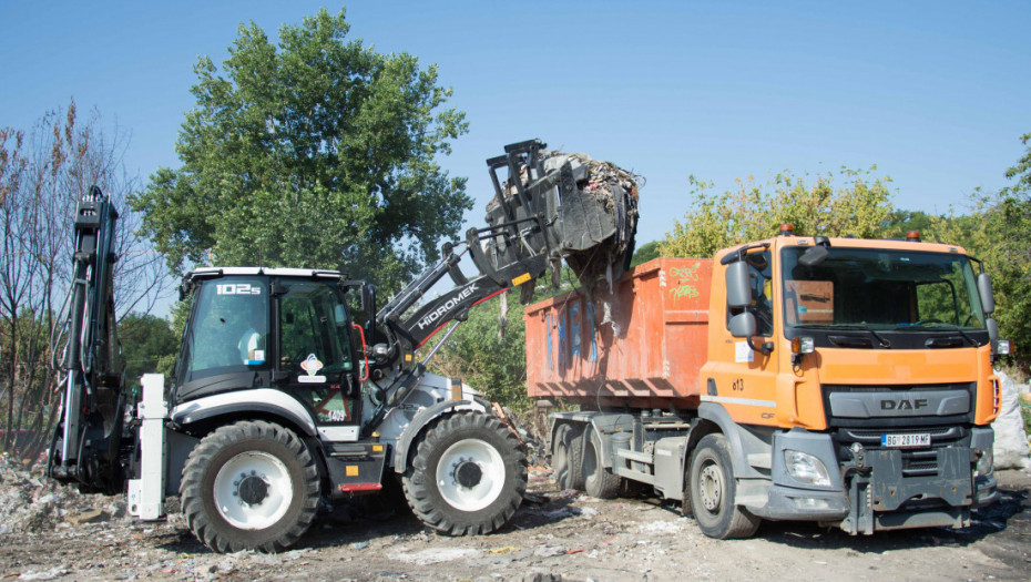 Počelo uklanjanje prve od devet divljih deponija u Ulici Tošin bunar