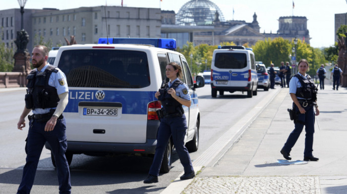 Nemačka policija uhapsila Iračanina osumnjičenog da je gurnuo devojku pod voz