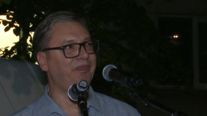 Vučić se obratio građanima ispred sedišta SNS u Beogradu: Pravda za stradale u Novom Sadu i mir u celoj Srbiji