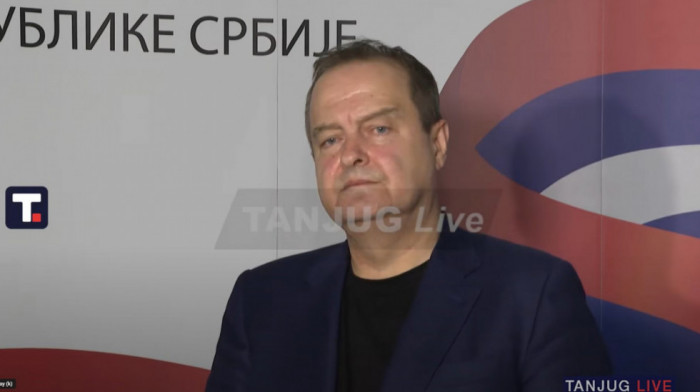 Dačić: Povređeno više od 15 policajaca, upotrebljena je minimalna sredstva prinude