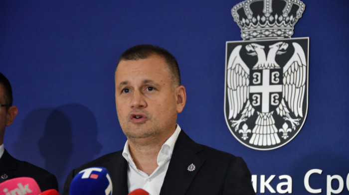 Tužilac Stefanović o napadu ispred Skupštine: Osumnjičeni pucao u oštećenog i plinsku bocu