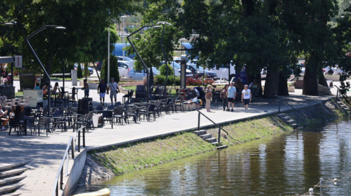 Muškarac na gradskoj plaži u Čačku pretio pištoljem u kafiću: Uhapšen nakon bekstva u naselju Trbušani
