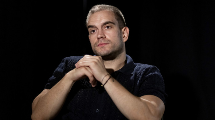 Stefan Starčević: U predstavi "Prozor" lutke su deo naših uloga