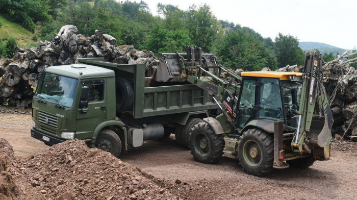 Vojska Srbije pomaže meštanima sjeničkih sela