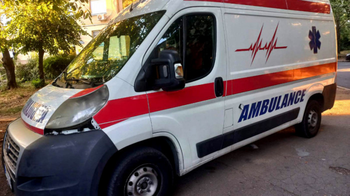 Trogodišnje dete povređeno na pešačkom prelazu u Mladenovcu, prevezeno u bolnicu