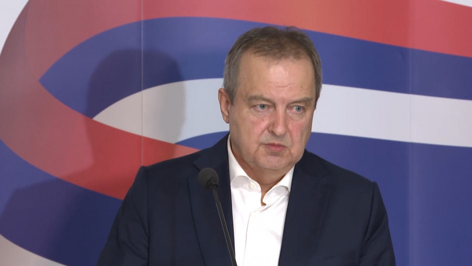 Dačić o večerašnjem nasilju: Za sada uhapšeno 18 lica, najmanje jedan žandarm povređen u Valjevu