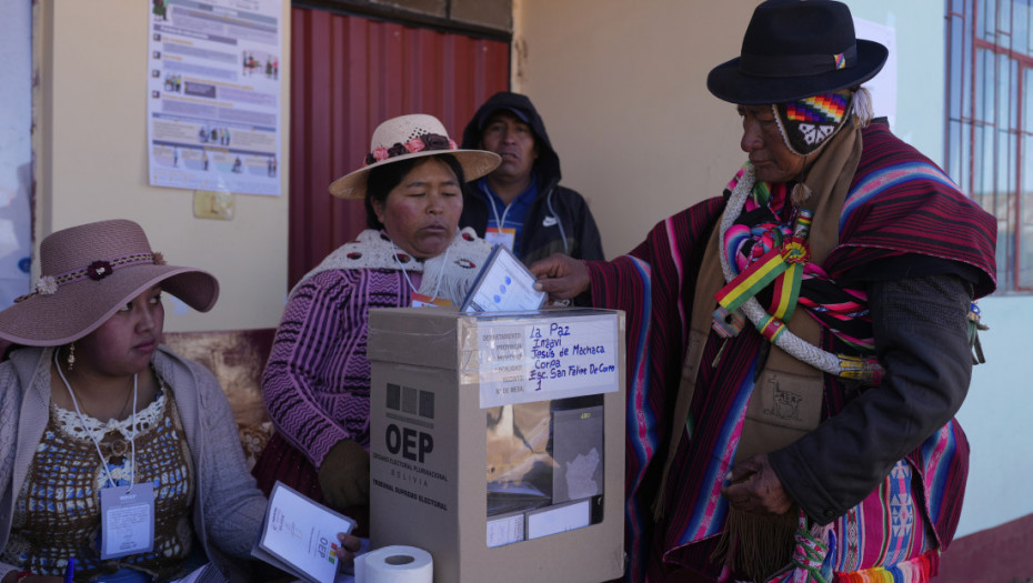 BBC: Bolivija će prvi put u poslednje dve decenije izabrati predsednika koji nije levičar