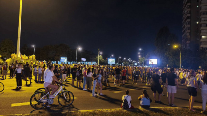 Protesti u Srbiji: Studenti u blokadi i opozicija pozvali građane na okupljanja u više gradova