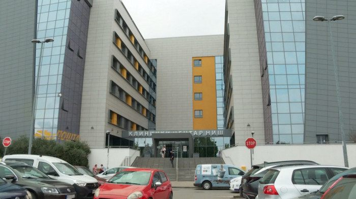 Maloletnika udario automobil u Malošištu: Smešten u UKC Niš, u stabilnom je stanju