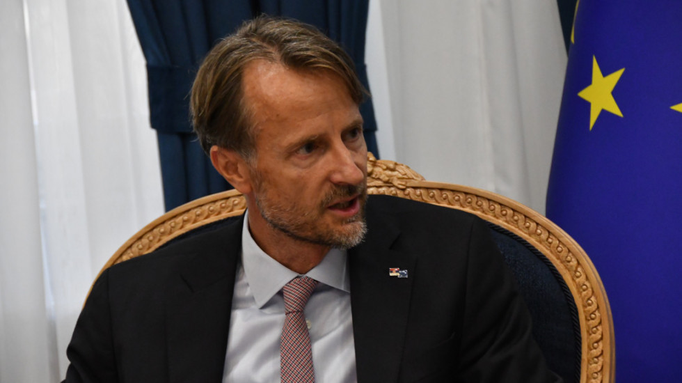 Bekerat: Izveštaj Evropske komisije putokaz Srbiji kako da ubrza reforme i unapredi život građana