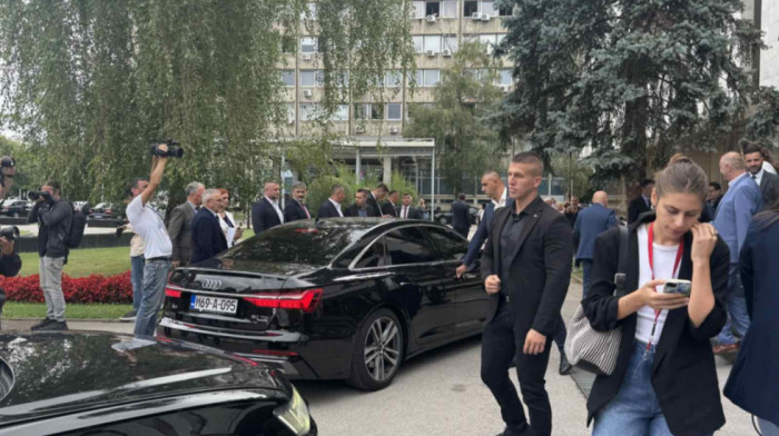 Uzbuna u Banjaluci: Dojava o bombi u zgradi Narodne skupštine RS pred početak posebne sednice