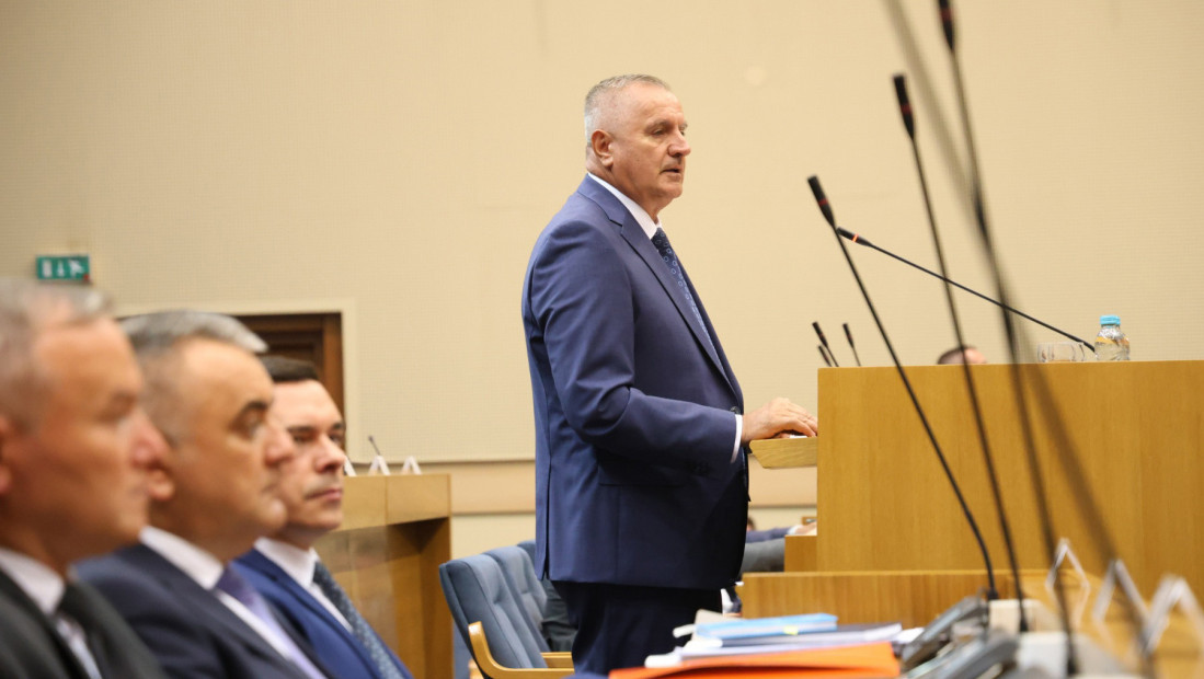 Završen protivdiverzoni pregled u NSRS, dojava o bombi lažna: Poslanici izglasali ostavku premijera Radovana Viškovića