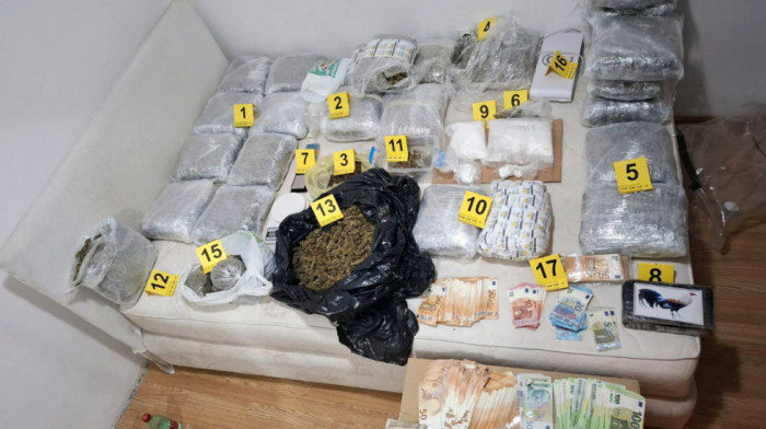 Velika zaplena u Beogradu: Policija pronašla oko 30 kilograma droge, uhapšen B.M. (45)