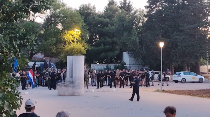 Ustaški povici u Benkovcu: Veterani i navijači prekinuli festival i pretili organizatorki bacanjem pod auto (VIDEO)