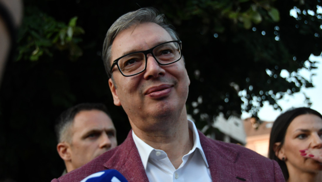 Vučić došao na skup građana protiv blokada u Ubu, pridružio se šetnji: "Širom Srbije se okupilo preko 55.000 ljudi"