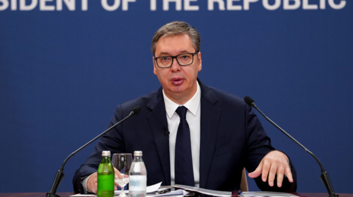 Vučić o početku školske godine: Država ispunila sve dogovoreno sa sindikatima, da li će opet biti politike - ne znam