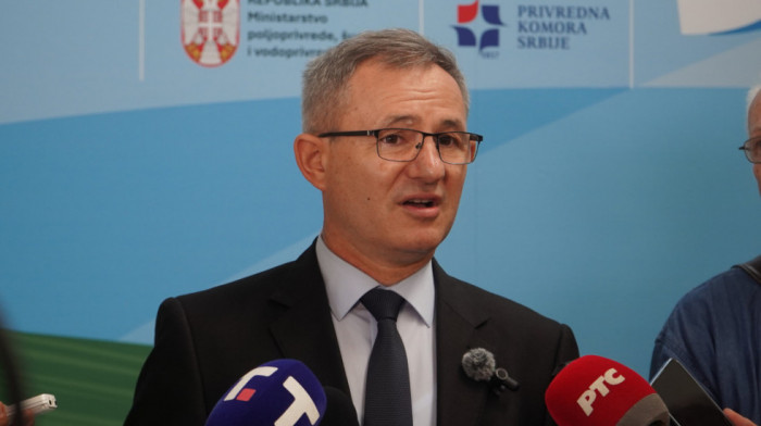 Glamočić: Zahtevi poljoprivrednika koji protestuju su nerealni, umešala se politika