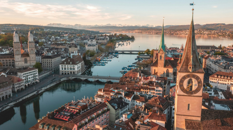 Evropska država i dalje je "mamac" za radnike: Hiljade otvorenih pozicija i plate do 10.800€ mesečno